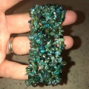 Green semiprecious stone elastic bracelet